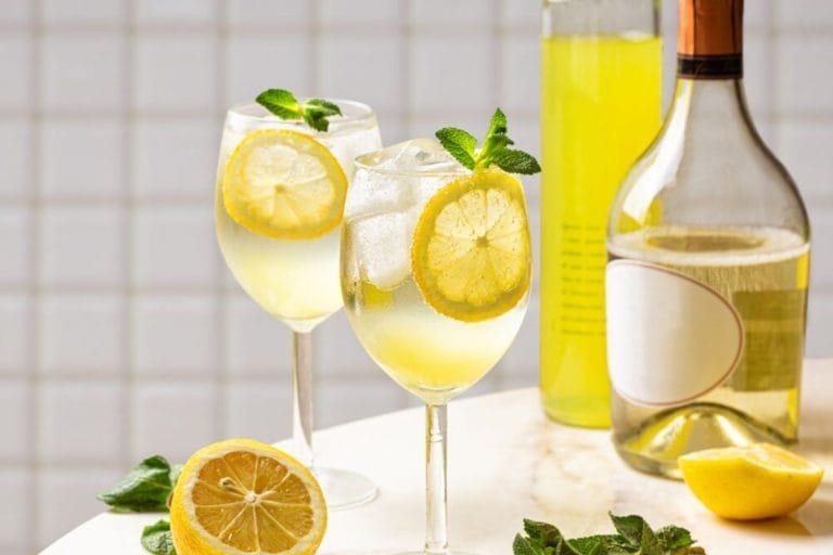 Cette alternative au goût de citron vous fera oublier le Spritz cet été